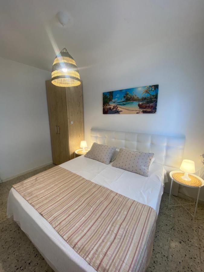 Apartment Oskar Beach Бат Ям Екстериор снимка