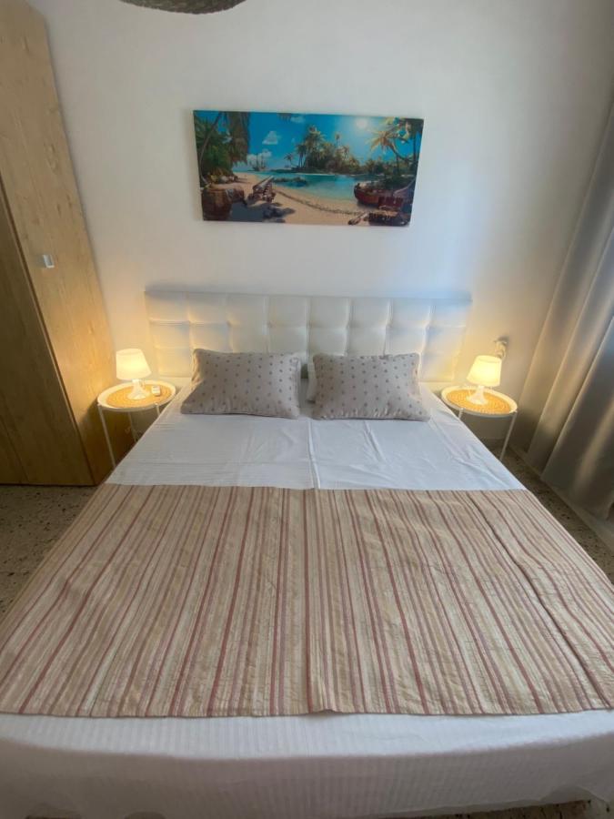 Apartment Oskar Beach Бат Ям Екстериор снимка