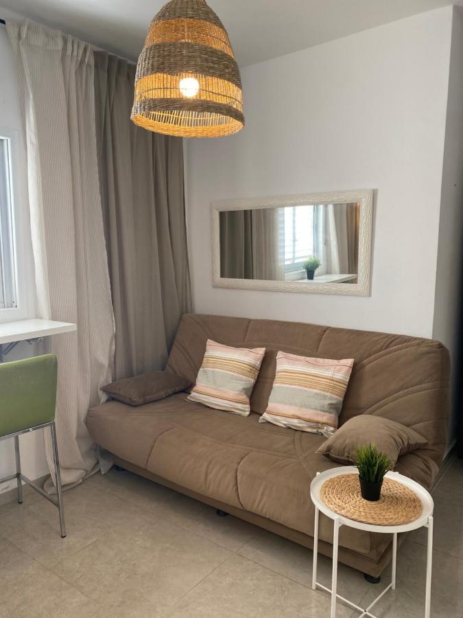 Apartment Oskar Beach Бат Ям Екстериор снимка