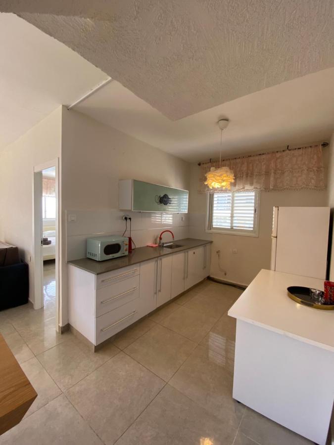Apartment Oskar Beach Бат Ям Екстериор снимка
