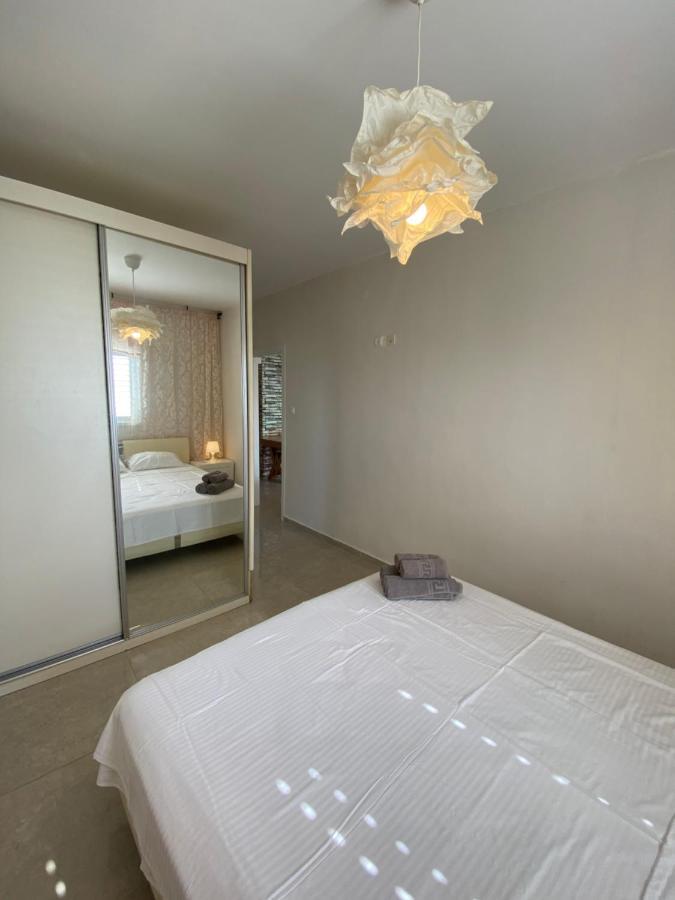 Apartment Oskar Beach Бат Ям Екстериор снимка