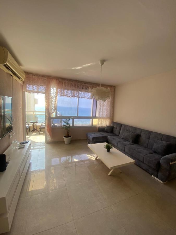 Apartment Oskar Beach Бат Ям Екстериор снимка