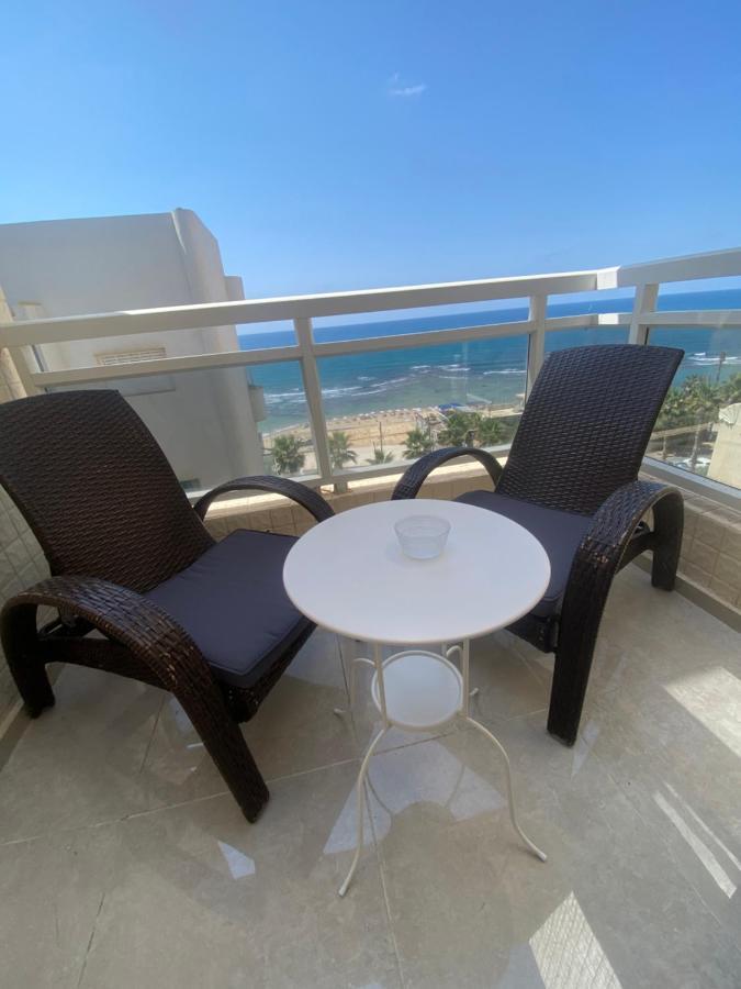 Apartment Oskar Beach Бат Ям Екстериор снимка