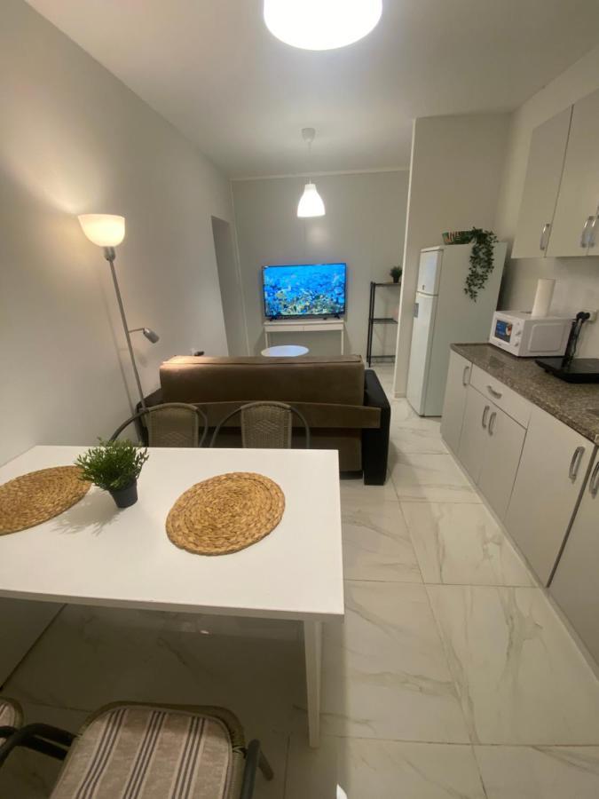 Apartment Oskar Beach Бат Ям Екстериор снимка