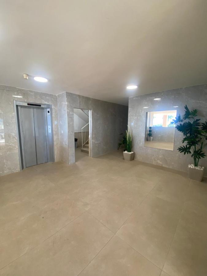 Apartment Oskar Beach Бат Ям Екстериор снимка