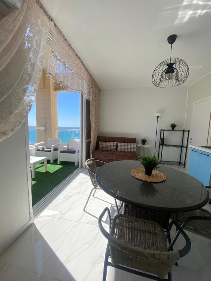 Apartment Oskar Beach Бат Ям Екстериор снимка