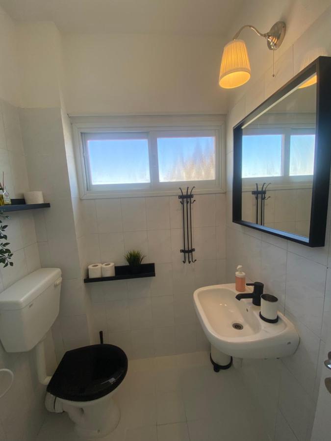 Apartment Oskar Beach Бат Ям Екстериор снимка