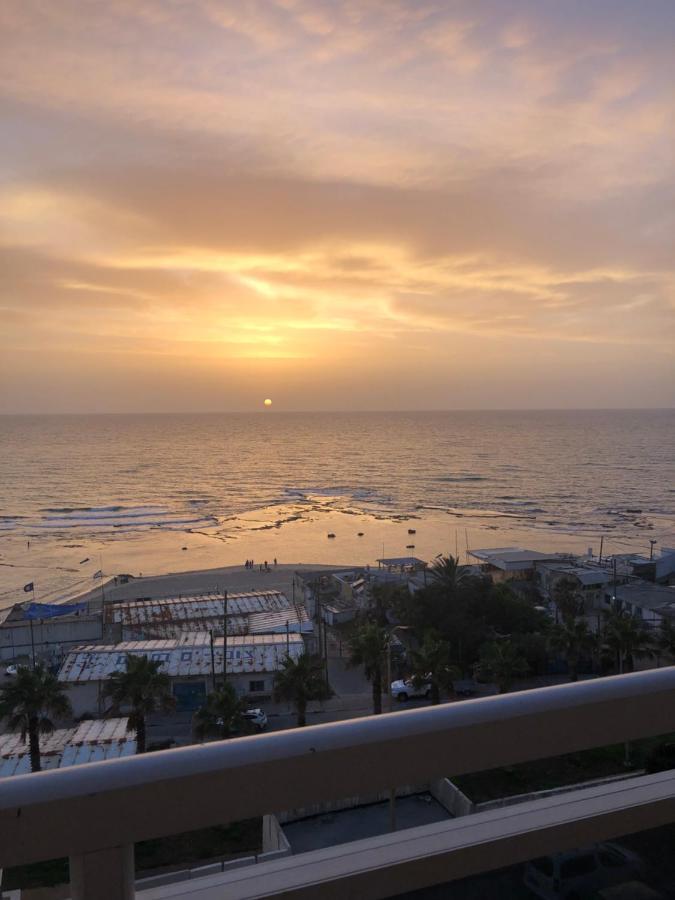 Apartment Oskar Beach Бат Ям Екстериор снимка
