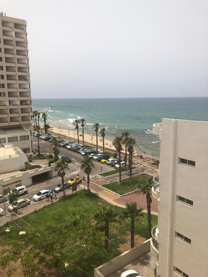 Apartment Oskar Beach Бат Ям Екстериор снимка